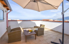 Beautiful apartment in Trappeto with WiFi and 3 Bedrooms